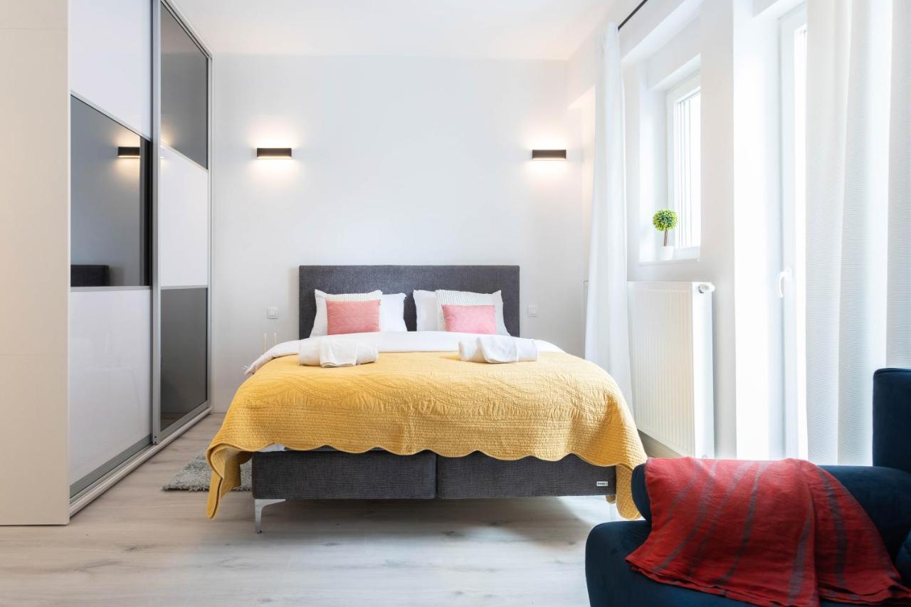 자그레브 Design Triplex In The City Center With A Balcony 아파트 외부 사진