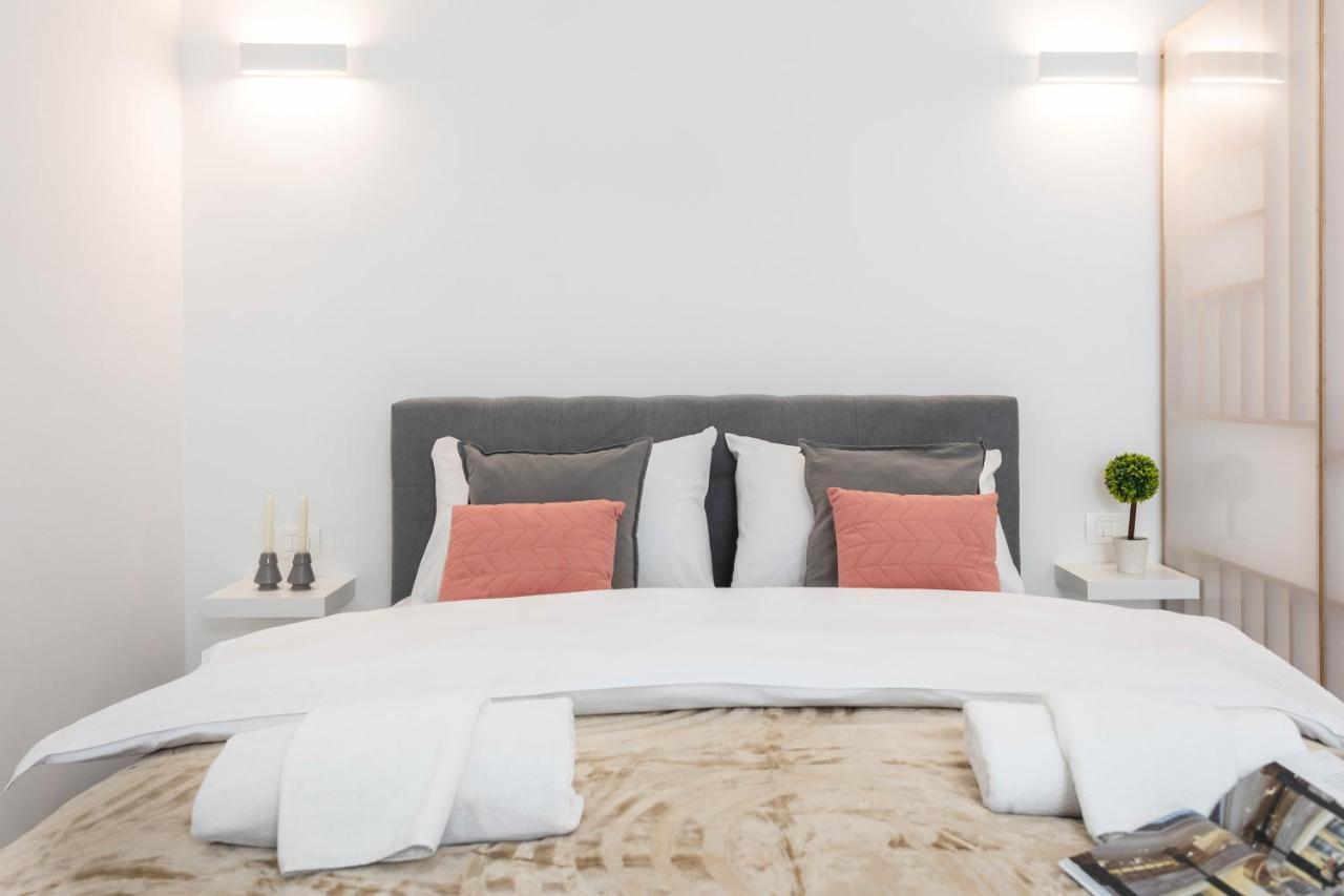 자그레브 Design Triplex In The City Center With A Balcony 아파트 외부 사진