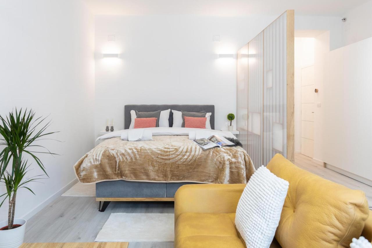 자그레브 Design Triplex In The City Center With A Balcony 아파트 외부 사진