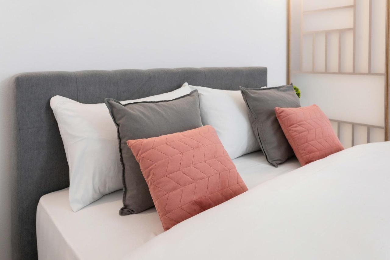 자그레브 Design Triplex In The City Center With A Balcony 아파트 외부 사진